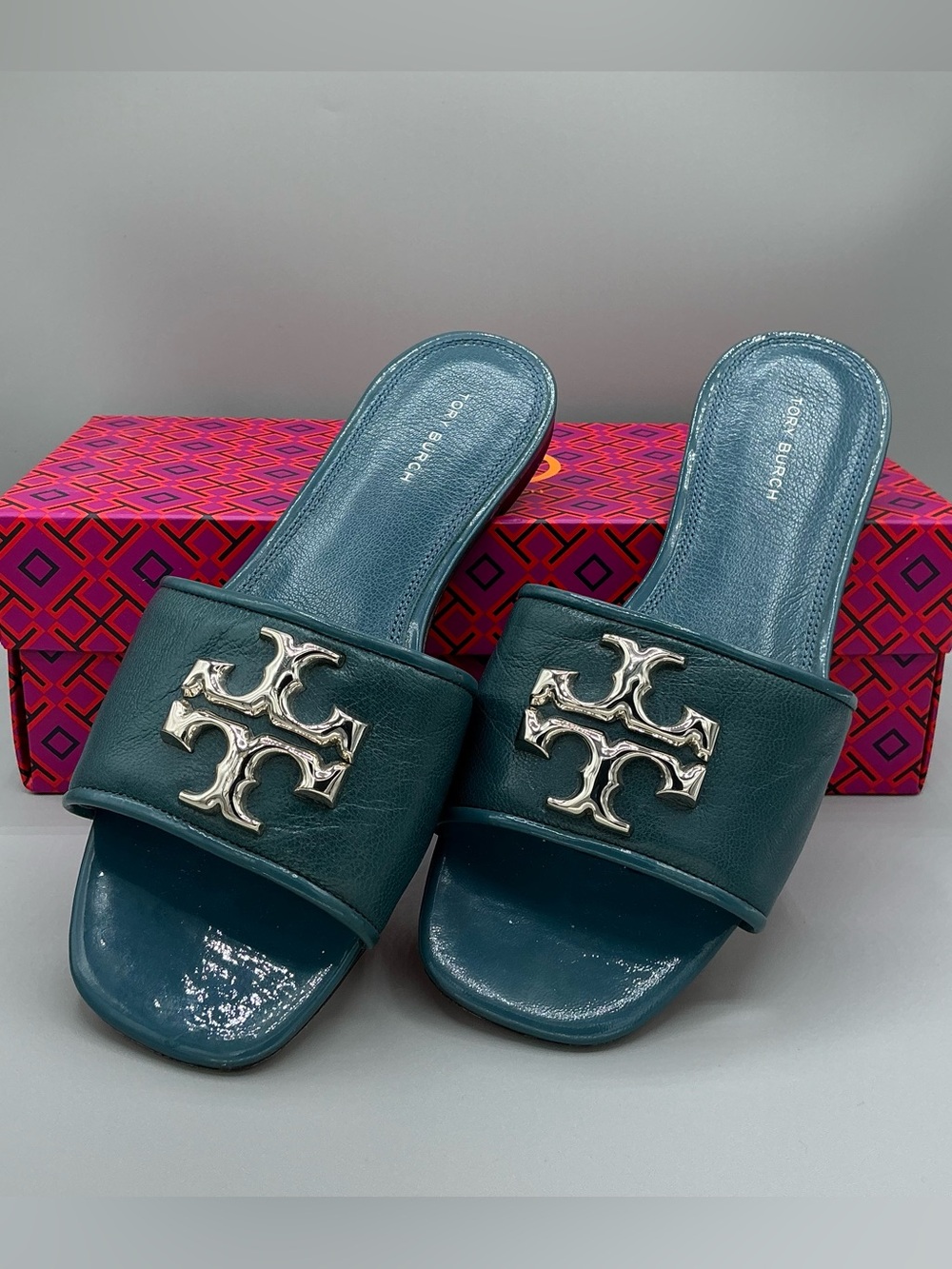 Tory Burch Eleanor Slide Sandals in Brisk Blue with Silver T logo Womens Size 7
